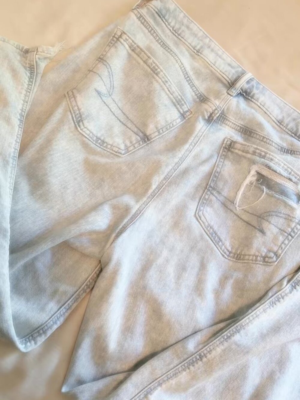 American Eagle Light Wash Ripped Wide Leg High Rise Jeans Size 8 Extra Short 8XS